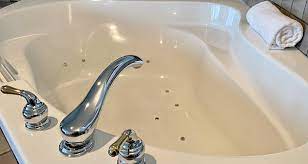 Waterloo hot tub suite hotels. Iowa Hot Tub Suites Romantic Suites With In Room Spa Tubs