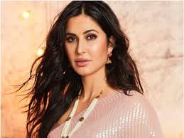 Fans Wonder If Katrina Has Again Gotten An Alleged New Face Lift In Her  Latest Photo