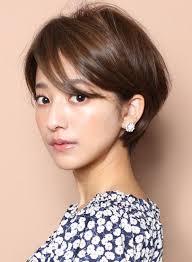 女性らしい丸みのあるショートヘア特集 ヘアスタイリング ショートのヘアスタイル ショートボブ