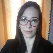 Este martes 17 de Mayo, tuve el honor de recibir mi tan esperado título!  Solo tengo palabras de agradecimiento hacia mi familia y amigos, que me  acompañaron a lo largo de este