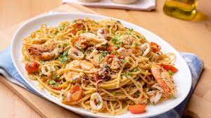 Spaghetti Aglio Olio Seafood Ala Kampung People Not So Italian Di 2020 Makanan