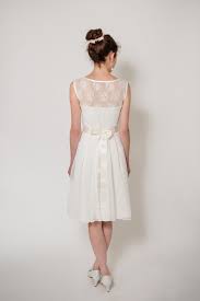 Einige technologien, die wir einsetzen, sind notwendig, um wichtige funktionalität bereitzustellen, z. Brautkleid Little Fairy Mit Chiffon In Creme Etsy Brautkleid Kurz Kleider Braut