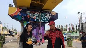 Spacex adalah sebuah perusahaan asal as yang menyediakan layanan peluncuran. Mural Bertema Planet Bekasi Untuk Menyikapi Pandangan Miring Warganet Tentang Bekasi Halaman All Warta Kota