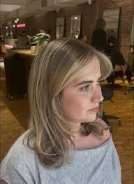 Hi Everyone, I'm looking for either a 3/4 head or full head of foils with  toner. Would love to be a hair model or for training (obviously happy to  pay for products