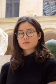 Helen Grimshaw's Instagram, Twitter & Facebook