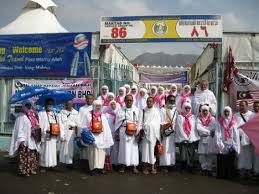 Seperti yang dijelaskan tadi, pria memiliki dua lembar kain ihram. Hidup Biar Allah Sayang Panduan Umrah 19 Cara Memakai Kain Ihram
