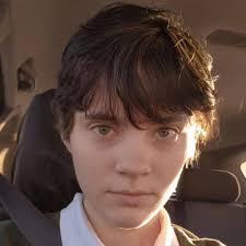 I'm a trans guy- what name do i give off? : r/trans