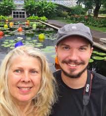 TEMOIGNAGE. "J'ai rencontré mon mari en envoyant un SMS à un faux numéro"