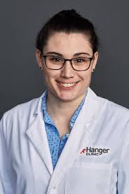 Nicole Heroux's Instagram, Twitter & Facebook