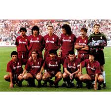 Squadra di calcio fumetti anni '70 sport passione album tempo atmosferico. Maglia Torino Beretta Anni 90 Retrofootball