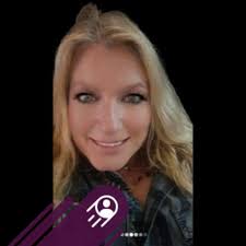 Miley Cyrus has revealed she tried flirting with Ariana Grande during a  live performance, with some users claiming that “they would make a cute  couple”. In a brand new video, Miley revisits