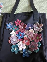 We have rounded up 5 fabulous knitted market bag free patterns. Free Knitting Pattern Knit A Field Of Flowers To Decorate And Recycle A Tote Bag Feltmagnet