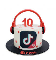 Tiktok Cake 250 The House Of Cakes Dubai 7769 10 Birthday Cake Birthday Cake Girls Cake Designs Birthday