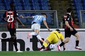 Ante rebic (milan) un tiro di destro da centro area palla indirizzata nell'angolino in basso a destra. Jjkfipik7pwezm
