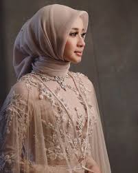 Termasuk dalam mempersiapkan teks susunan acara akad nikah, agar meminimalisir kesalahan sehingga prosesi akad nikah dapat berjalan dengan lancar dan khidmat. 10 Referensi Gaya Hijab Untuk Pernikahan Muslim Modern Elegan Sempurna Di Momen Istimewa