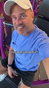 5'8 all day 😂 #tallfriends #tallguys #bankroll #blessed