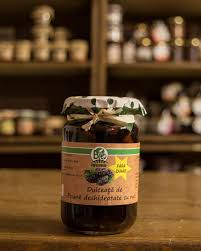 Punem peste ele zaharul si zeama de la o lamaie, amestecam foarte usor. Dulceata De Prune Deshidratate Cu Nuci Fara Zahar 250g Bio Terra Topoloveni