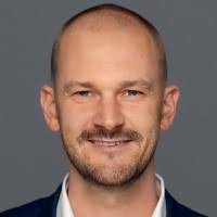 700+ "Beine" profiles