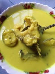 Bahan bahan udang masak lemak belimbing buluh 3 biji bawang merah 3 ulas bawang putih 1 inci kunyit hidup 4 biji cili padi. Gulai Lemak Cili Padi Tempoyak Ikan Baung In 2021 Malay Food Malaysian Food Food