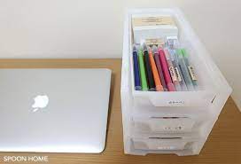 100均daiso ダイソーが販売している スッキリ収納シリーズ すきまトレーとすきまラックは組み合わせて使用することができ キッチン棚や食器棚 デスク上の整理におすすめです トレー単体でも使用することができ 冷蔵庫や棚整理に役立ちます 収納 アイデア