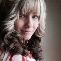 Leah Sumner's Instagram, Twitter & Facebook