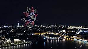 Одним из главных мероприятий, которые подготовили в этот день для петербуржцев и гостей города, станет шоу дронов. Drony Nad Peterburgom Kak Proshlo Svetovoe Shou Mirnoe Nebo Gazeta Ru Foto