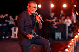 Image result for tbn:ThJbLJ9iWaHS_M::www.amrdiab.net/wallpapers/AmrDiab_Net_Kammel%2520(6).jpg