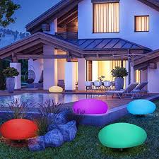 Eine schöne und praktische led solarlampe. Solar Gartenleuchten Led Bunt Solarleuchten Garten Solarlampe Mit Fernbedienung Innendurchmesser 33 Cm 16 Verstellbarer Farben Wasserdicht Ip54 Solar Kugel Lampe Kieselstein Form Fur Hof Rasen Amazon De Beleuchtung