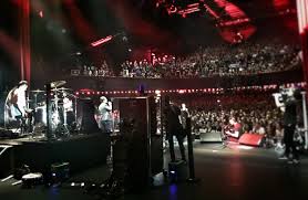 Extrait du concert de ultra vomit à l'etage, rennes, le 29 septembre 2017. Patrick Baud On Twitter Merci A Ultra Vomit Pour Ce Moment Inoubliable S Adresser A 2500 Personnes Sur La Scene De L Olympia