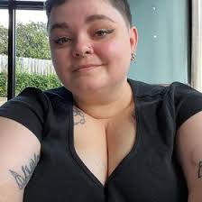 Candice Arnold (candicane93)