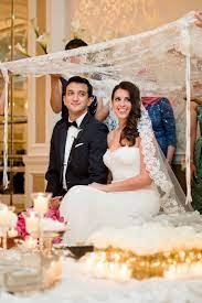 Love This Beautiful Persian Wedding Their Sofreh Aghd Was Gorgeous Photograph By Lisa Boggs Ph Iranian Wedding Persian Wedding Persian Weddings Sofreh Aghd