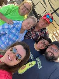 Can you paint a lamp shade? If so why type of paint pls and ty