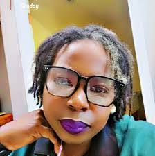 Davina Gomez's Instagram, Twitter & Facebook