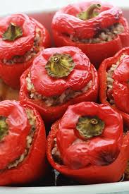 Poivrons Rouges Farcis Au Boeuf Et Au Riz Recette Recette Poivron Cuisine Culinaire Recette Poivrons Rouge