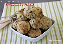 Il tortino patate e fagiolini è una frittata cotta al forno preparata con le patate e i fagiolini cotti al vapore, oppure lessati. Quanto Basta Polpette Al Forno Con Fagiolini E Patate