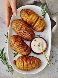 These Hasselback Potatoes Are Sure To Be Your New Favorite Potato Side Dish With A Super Crispy Exterio In 2021 Hasselback Potatoes Whole Food Recipes Potato Recipes