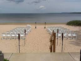 Door County Outdoor Beach Wedding At Sand Bay Beach Resort Located In Sturgeon Bay Wisconsin Outdoor Beach Wedding Wisconsin Beaches Door County