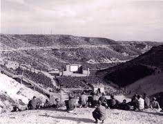 marseille la liberation le camp de transit americain de calas a environ 7 kilometres d aix en provence etait inst marseille salle de spectacle photographie