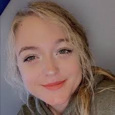 Hannah Renken's Instagram, Twitter & Facebook