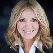 Karen Gravely's Instagram, Twitter & Facebook