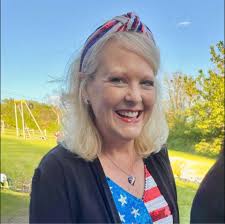 The final house concert in Terry & Wanda Seay's “Z Music Room” was last  night, putting the cap