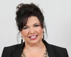 Melissa Curry's Instagram, Twitter & Facebook