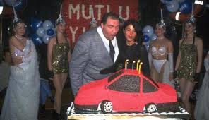 Titan saadet zinciri kamuoyunun aklına sistemin kurucularından kenan şeranoğlu'nun i̇zmir hill oteli'nde düzenlenen 31. Bir Insan Saadet Zincirine Neden Girer Piyasalar Haberleri