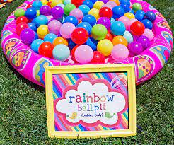 Finding unique birthday present ideas within your budget doesn't have to be difficult. 8 Cheap And Fun First Birthday Party Ideas Parents