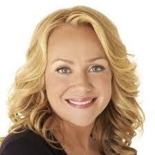 Julia Riker's Instagram, Twitter & Facebook