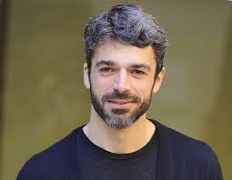 L'attore in una recente intervista ha parlato del suo passato prima di intraprendere la carriera della recitazione. Luca Argentero Sirene Il Retroscena Sul Grande Fratello Lanostratv