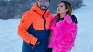 Rishabh rajendra pant (born 4 october 1997) is a professional indian cricketer who plays for india, delhi, and the delhi capitals in the indian premier league. Rishabh Pant Biography Age News Girlfriend Babysitter Ipl
