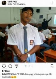 Baik calon guru, guru pemula, maupun guru senior pasti pernah melakukan kesalahan dalam mengajar. Guru Sedang Mengajar Dua Pelajar Ini Malah Merokok Fajar