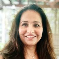 Pooja Dua's Instagram, Twitter & Facebook