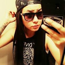 Gabrielle Thacker's Instagram, Twitter & Facebook